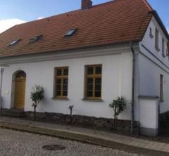 Bild: Putbus - Für Kapitalanleger - vermietetes MFH mit Balkonen u. Terr. in guter Lage in Putbus auf Rügen