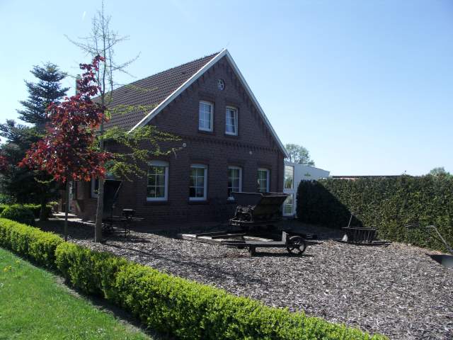 Bild: Wiesmoor - Anwesen in Wiesmoor -  2 Wohn-und Geschäftshaus mit großem Grundstück