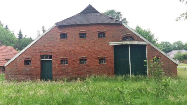 Bild: Uplengen - Denkmalgeschütztes Bauernhaus in Uplengen....