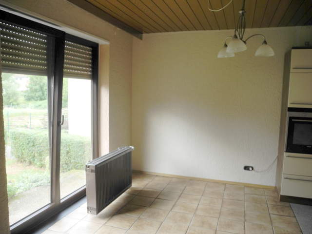Bild: Schweisweiler - Neuwertiges freistehendes Einfamilienhaus mit Garten in Schweisweiler