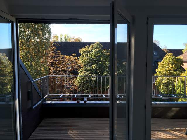 Bild: Hamburg - Sehr schöne 2 Zimmer Dachstudiowohnung in bester Lage mit Balkon