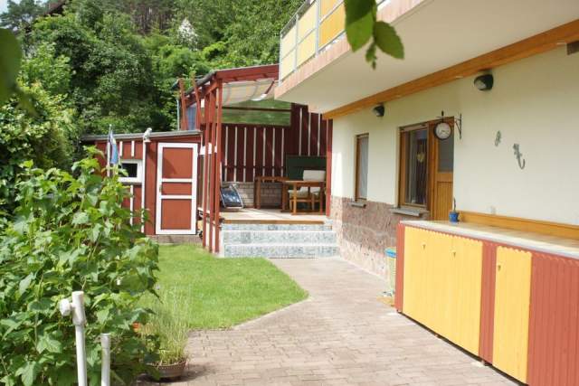Bild: Lindenberg Pfalz - Tolles Wohnen in großzügigem Ein- bis Zweifamilienhaus mit Waldblick in Lindenberg