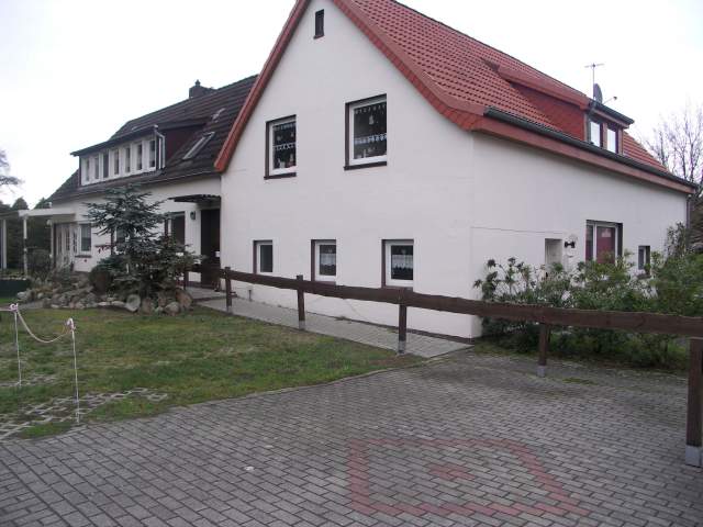 Bild: Friedeburg - Mehrfamilienhaus mit 3 Wohneinheiten in Friedeburg...