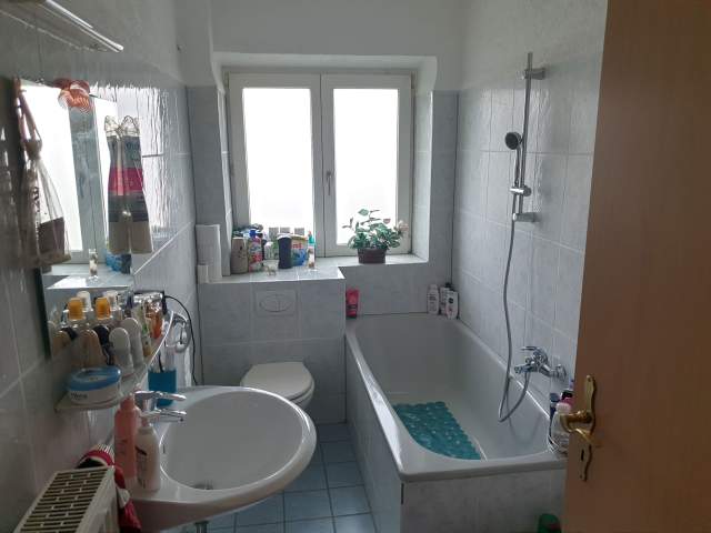 Bild: Traunreut - Charmante zentral gelegene 2 Zimmer Wohnung, Balkon