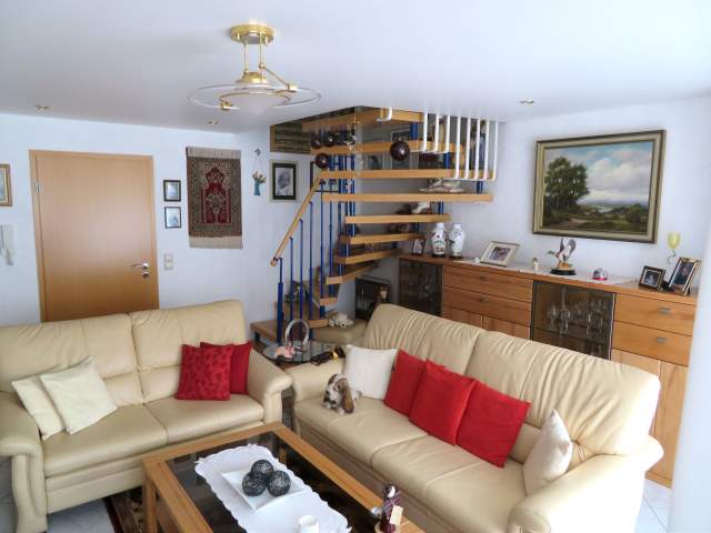Bild: Ludwigshafen am Rhein - Maisonette Eigentumswohnung, top gepflegt, in ruhiger Anliegerstraße in LU-Oppau - Garage