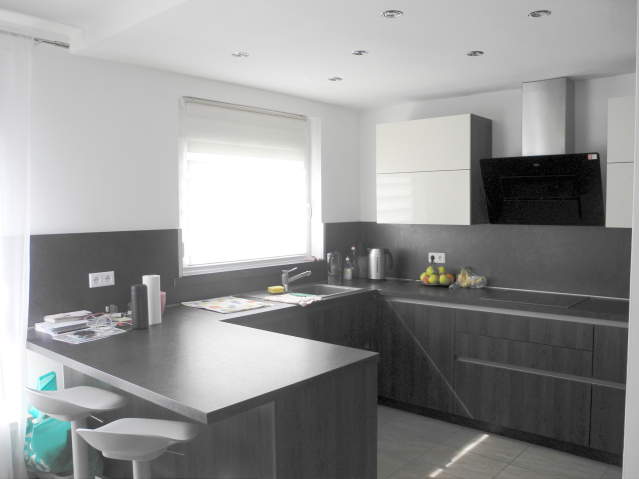 Bild: Bolanden - moderne, helle 4 Zimmer Eigentumswohnung, Tageslichtbad und Balkon - Renovierung 2017
