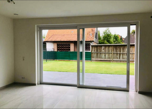 Bild: Norderstedt - Moderne NEUBAU-Doppelhaushälfte mit Garten und Terrasse;