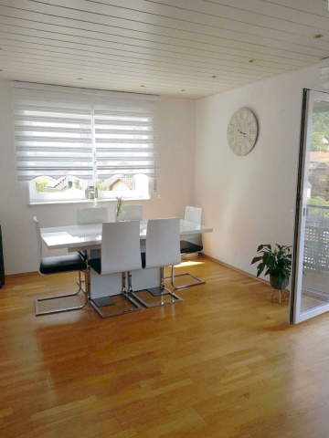Bild: Erbach - Top gepflegte DHH mit ELW als MFH in absolut ruhiger Ortsrandlage mit herrlichem Fernblick