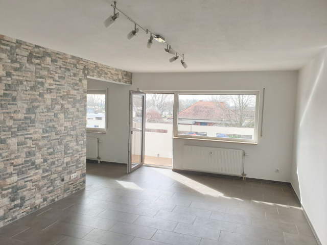 Bild: Lampertheim - Top 4-Zimmer ETW zum Wohlfühlen mit Balkon und PkW-Stellplatz in ruhiger Lage in Lampertheim