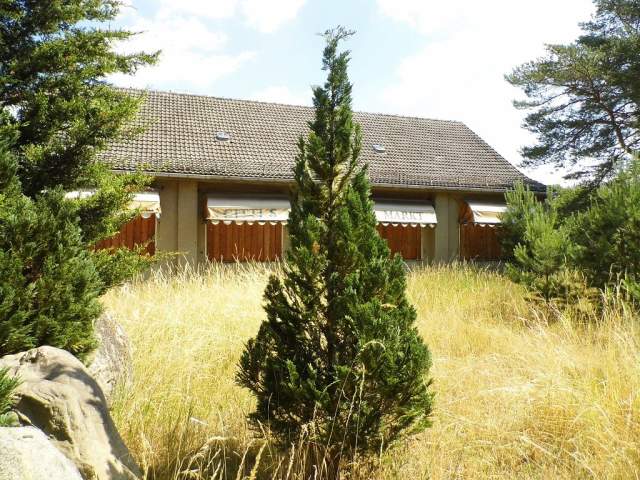 Bild: Viereck - Haus mit schönem Eckgrundstück