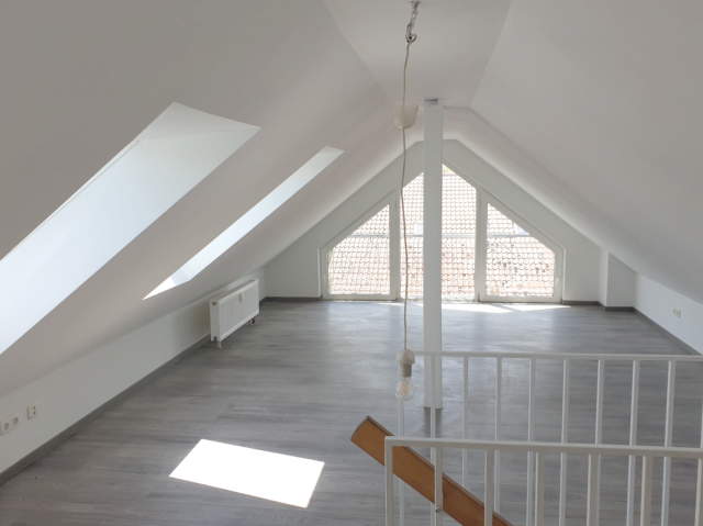Bild: Bechtheim - Sehr schöne helle, renovierte 3-Zi Maisonette ETW mit PkW-Stellplatz in Bechtheim