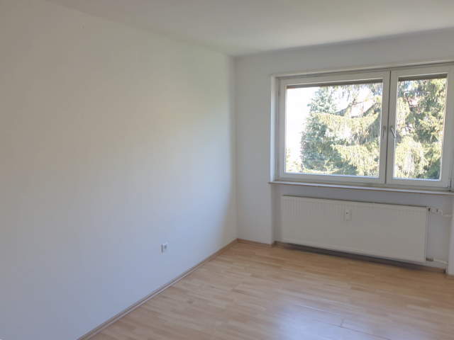 Bild: Grünstadt - Schöne 2-Zimmer  ETW mit Garage in ruhigem Wohngebiet in Grünstadt