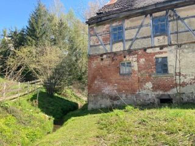 Bild: Geithain - Grundstück mit aufstehendem Dreiseitenhof; Neubau erforderlich