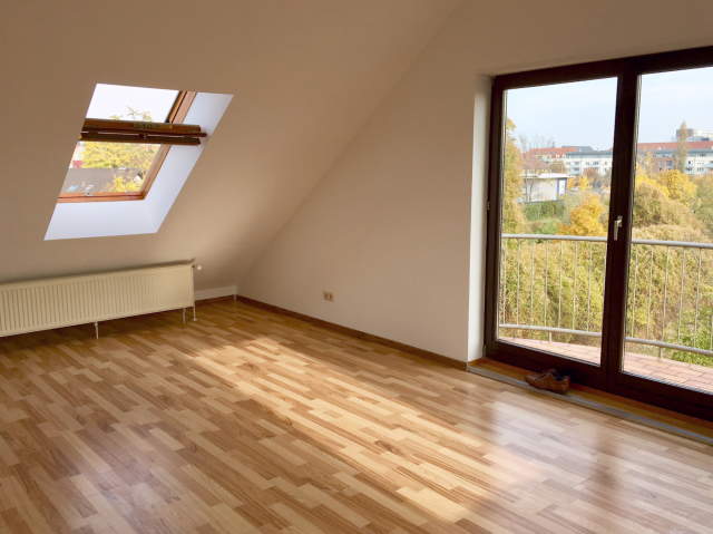 Bild: Speyer - Hochwertige DG-Wohnung ist Bestlage; Panoramablick; Balkon und möglicher Stellplatz.