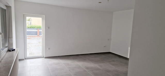 Bild: Pirmasens - Teilsaniertes Zweifamilienhaus.