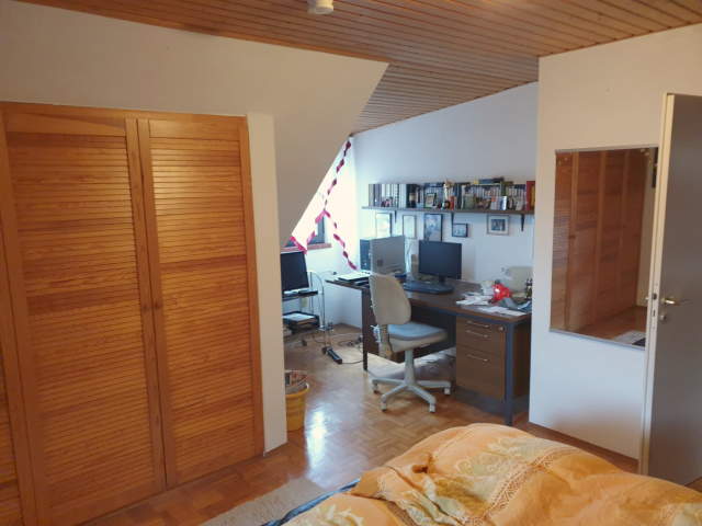 Bild: Rödersheim-Gronau - Sehr schönes und stilvolles 2-Fam. Haus mit 2 Garagen und schönem Garten in Rödersheim-GRONAU