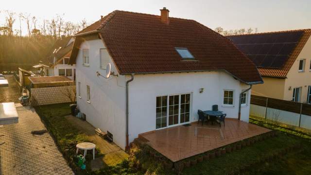Bild: Maxdorf - So gut wie neu - freistehendes EFH mit Balkon, Terrasse und Garten in Maxdorf
