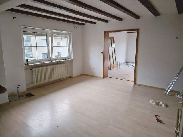 Bild: Altrip - Liebevoll gepflegtes, freistehendes Dreifamilienhaus in gesuchter Lag