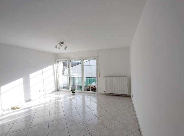 Bild: Frankenthal - Moderne Maisonettenwohnung; 2 Schlafzimmer, Küche, Diele, 2 Bäder und großes Wohnzimmer mit Balkon