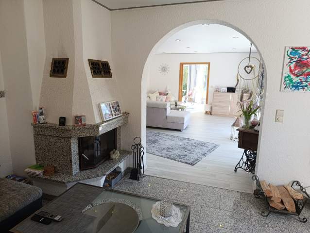 Bild: Mühlhausen - Tolles 2-3 Familienhaus mit Gewerbehalle in guter Lage von Mühlhausen