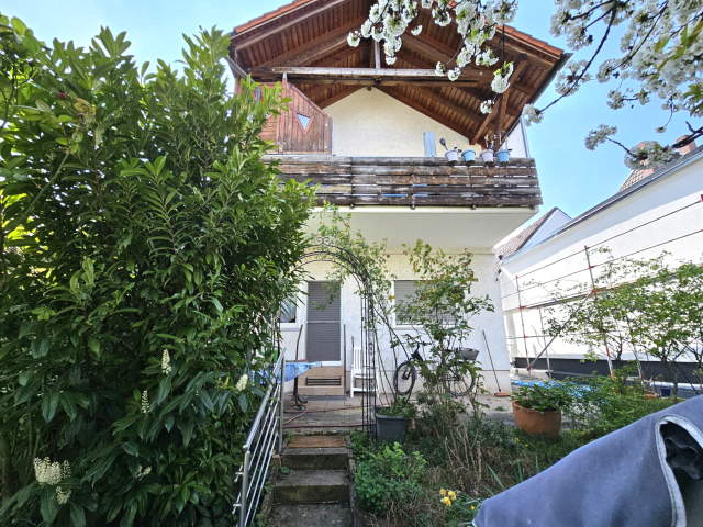 Bild: Ludwigshafen am Rhein - Freistehendes Zwei-/Einfamilienhaus in Erwartungshaltung;