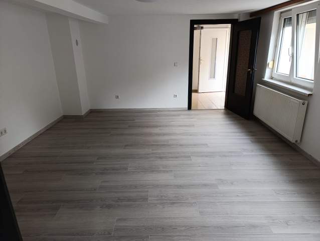 Bild: Zeiskam - Renoviertes 2-Familienhaus in Zeiskam
