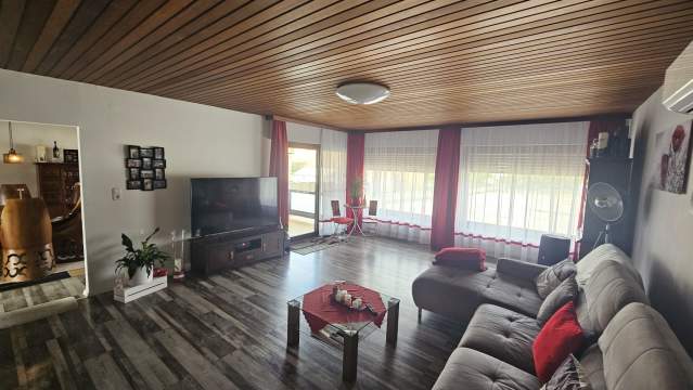 Bild: Marnheim - Freistehendes 2-Fam. Haus mit großem Grundstück - Ortsrandlage von Marnheim