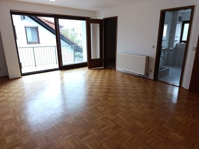 Bild: Leimen - Sehr helles, leer stehendes 3-Fam. Haus (DHH) in guter Lage von Leimen;