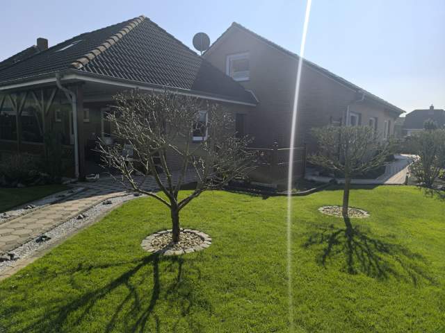 Bild: Jemgum - Wunderschönes Einfamilienhaus mit großem Garten, Hof mit Einfahrt und Garage