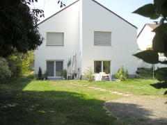 Bild: Beindersheim - Sanierte Eigentumswohnung in kleiner Wohneinh. mit Terrasse, Garage und eigenem Garten von ca. 400m²