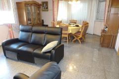 Bild: Hanhofen - Gepflegtes 4 Familienwohnhaus in Hanhofen - Buajahr 2000