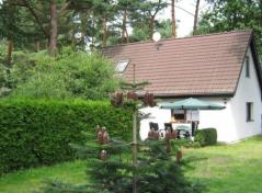 Bild: Wieck a. Darß - Bieten auf dem Darß 1 EFH/FeHaus auf Waldgrst, BJ 1974, WFl. 93 m², GFl. 710 m²,