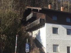 Bild: Kiefersfelden - Freistehendes sonniges Mehrfamilienhaus am Ortsrand mit 6 WE und Fernsicht/Berge