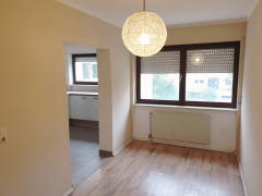 Bild: Ludwigshafen am Rhein - Gut geschnittene 7-Zimmer Maisonette-ETW mit Balkon und TG-Stellplatz in LU-Oggersheim