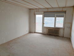 Bild: Lampertheim - Entkernte 3-Zimmer ETW mit Balkon und PkW-Stellplatz in Lampertheim