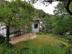 Bild: Trulben - Idyllische Lage am Waldrand