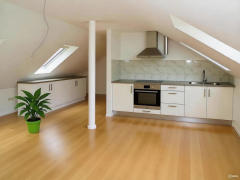 Bild: Beindersheim - Traumwohnung in einem Dreifamilienhaus mit einem Tageslichtbad und Stellplatz