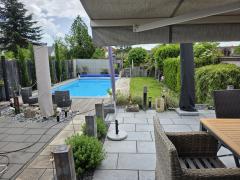 Bild: Haßloch - Modern saniertes Zweifamilienhaus auf großen Grundstück mit Pool und Garage