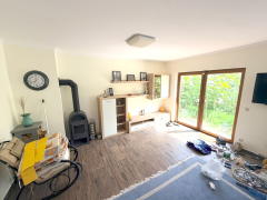 Bild: Loissin - Freistehendes Zweifamilienhaus mit großem Grundstück und Garage